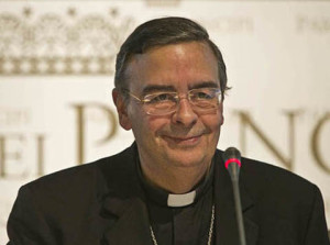 Bari, 13-05-2014. Convegno Chiesa povera e solidale per evangelizzare. Apertura dei lavori con Monsignor Donato Negro e Matteo Calabresi. Monsignor Donato Negro